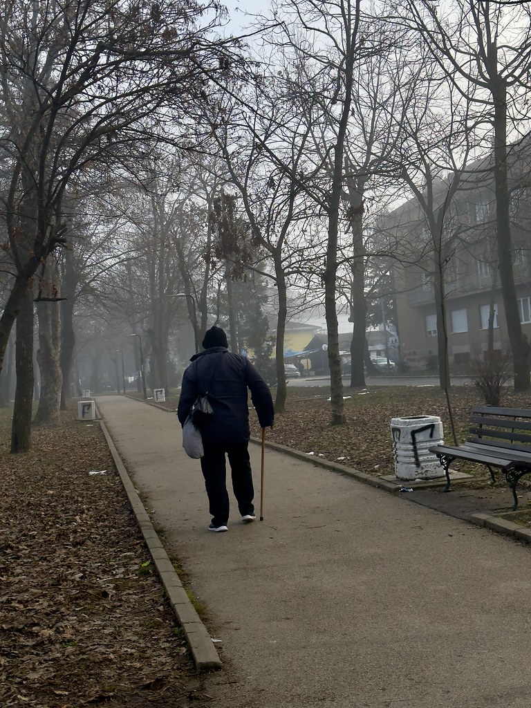 Иллюстрация к материалу «Наушники без музыки: как горожане устраивают себе тишину в метро и на улице»
