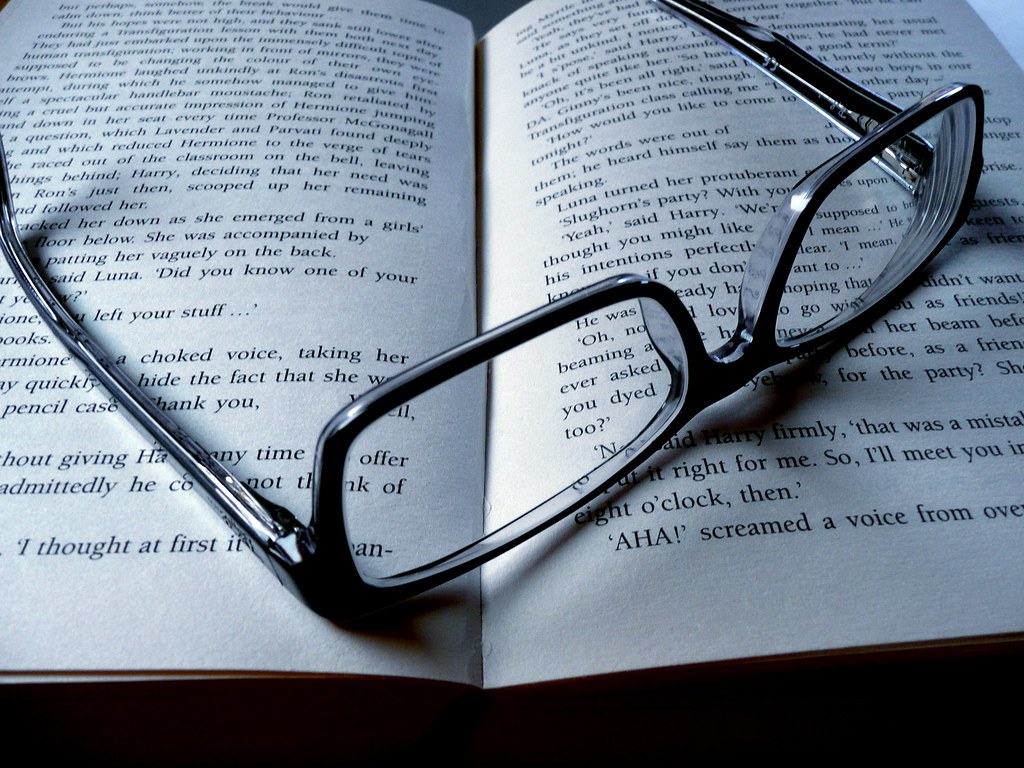 Иллюстрация к материалу ««Согласен с условиями»: сколько времени ушло бы на чтение всех соглашений, под которыми мы подписываемся»